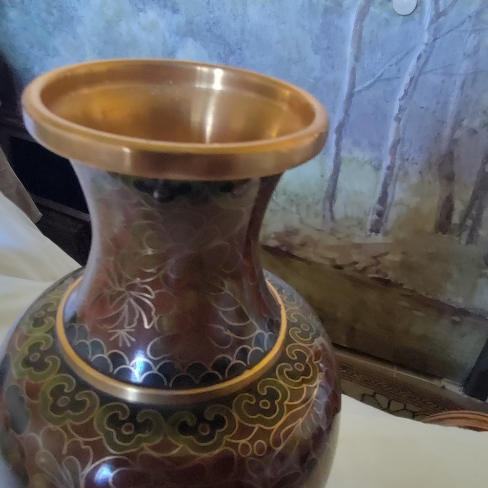 Beautiful Asian Vase - Picture 3 of 4